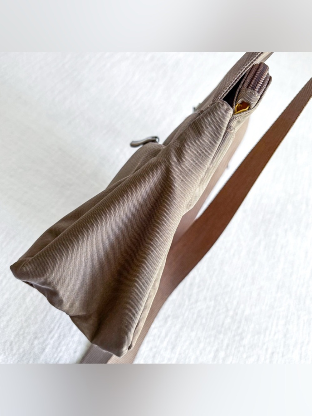 Baggallini cross over crossbody. - Picture 8 of 16